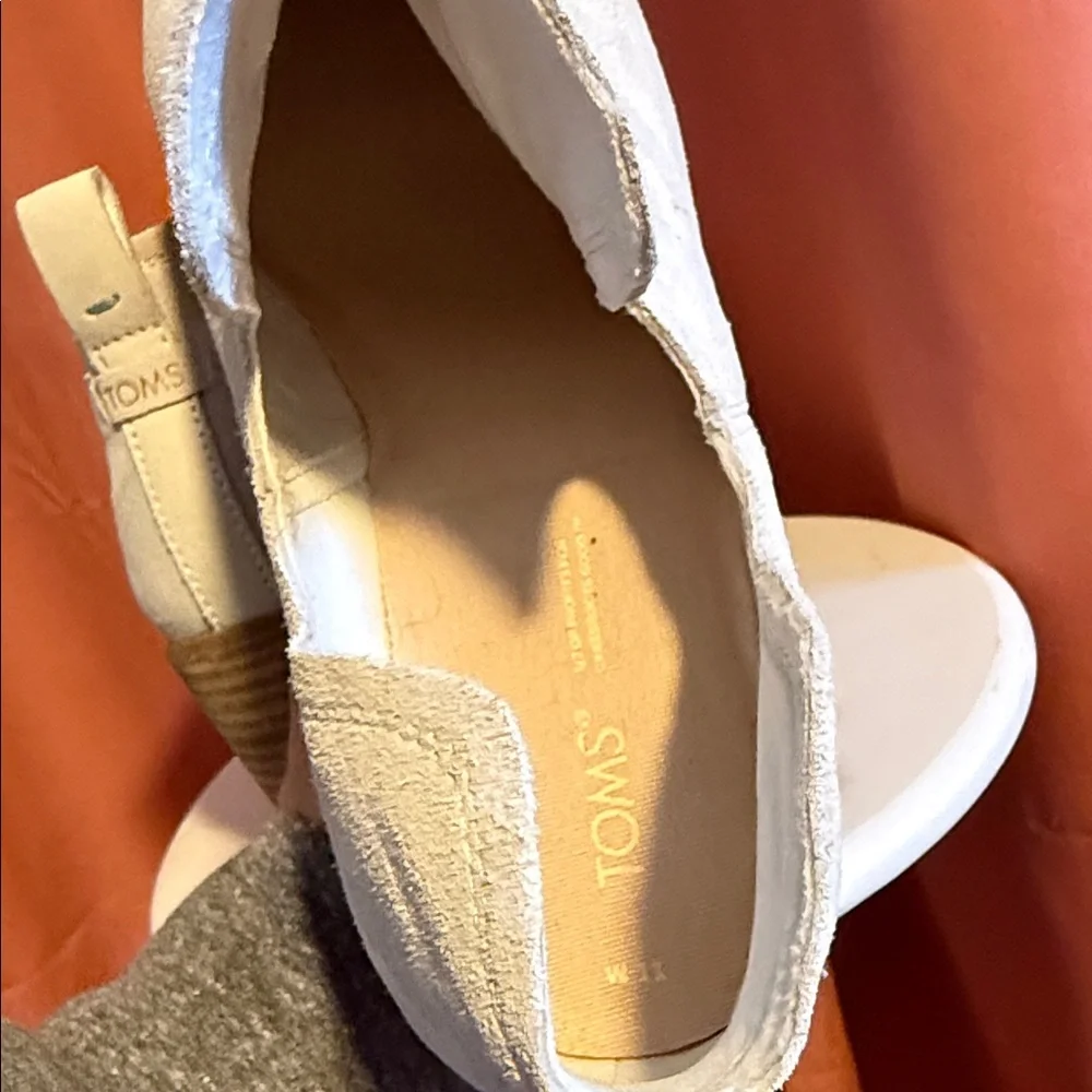 EUC Toms Kallie Egret Camo Suede Bootie Size 11 - Picture 6 of 6